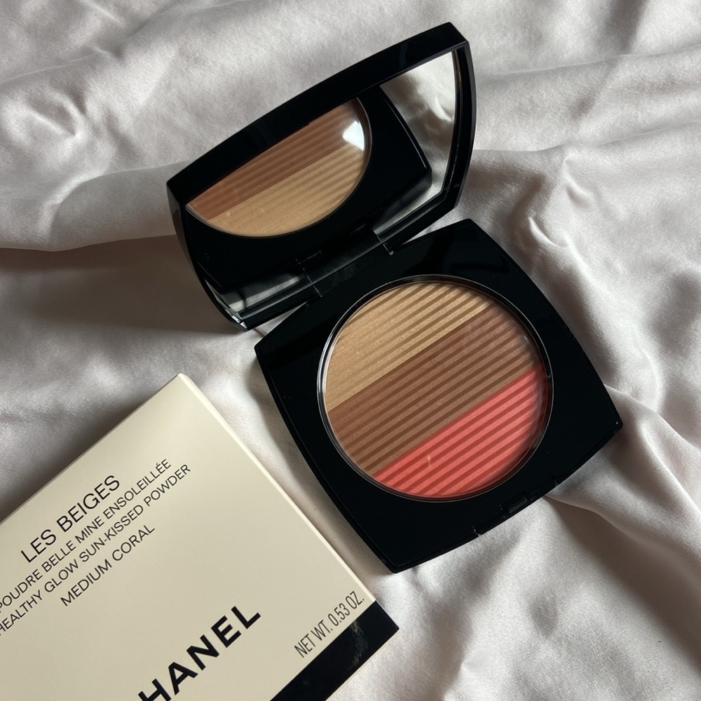 Chanel Les Beiges sun-kisses powder. Medium coral